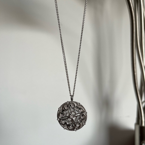 Origami Owl Long Chain O2 Locket - Picture 3 of 6